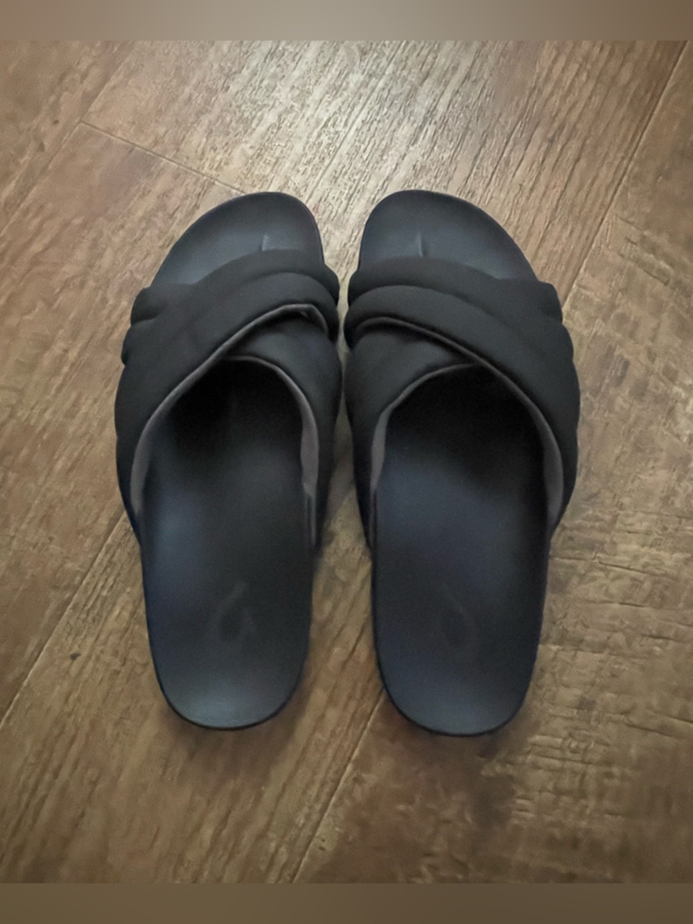 OluKai Black Slide Sandals with Twisted Strap